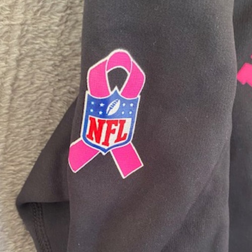 New Orleans Saints Nike Hoodie - Breast Cancer Edition - NWT. Women Med. - Picture 3 of 14